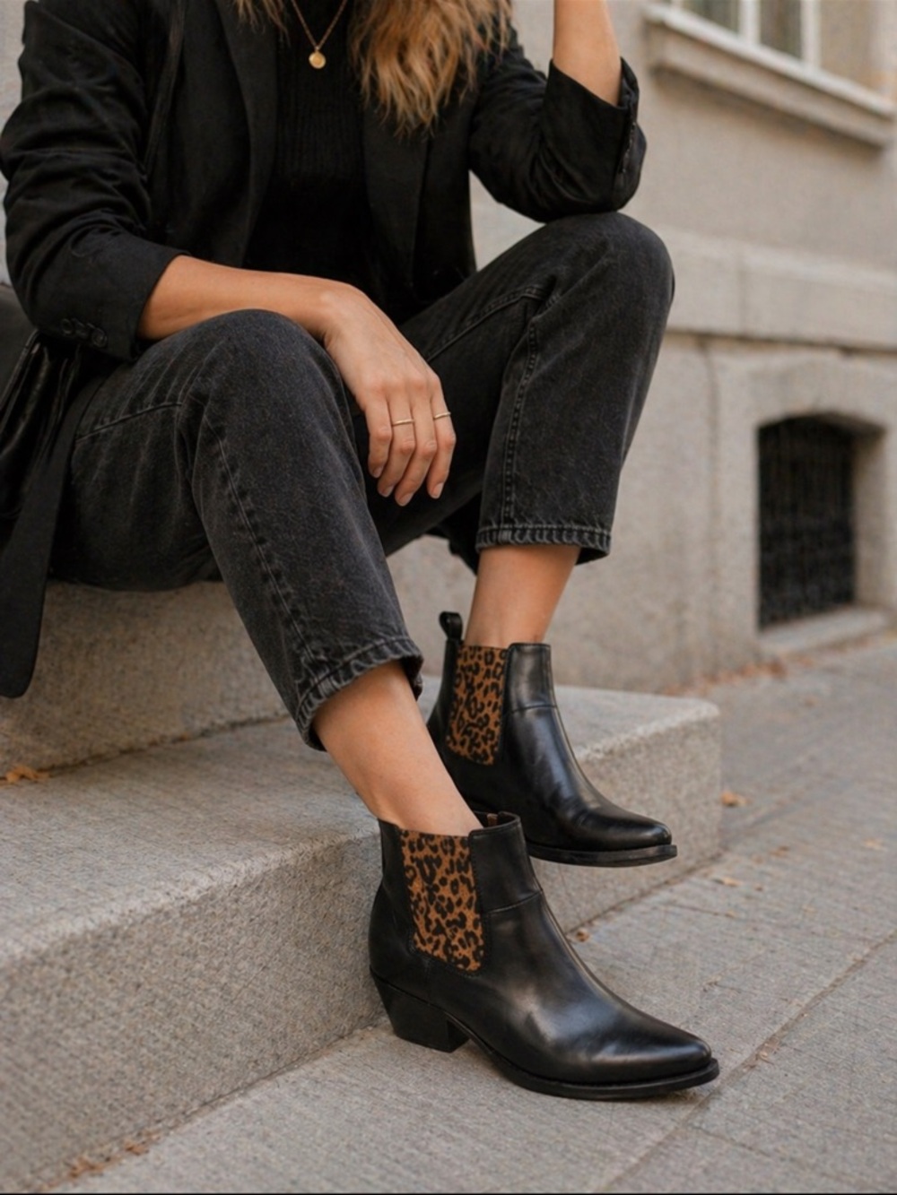Very Volatile Black Leather Ankle Boots Cheetah Print Size 7